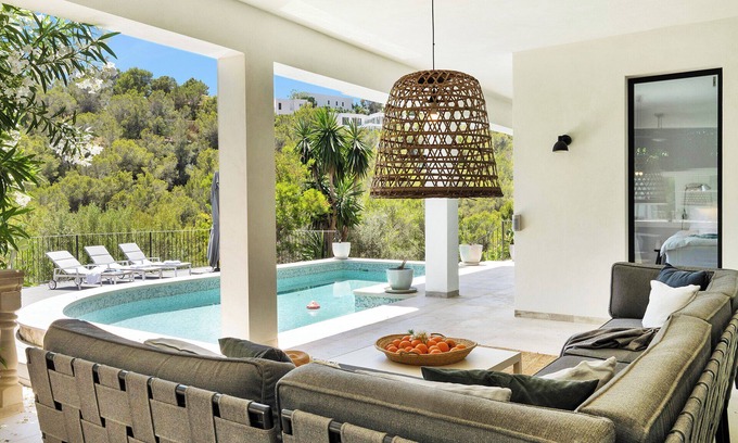 Costa d'en Blanes House | Luxury Holiday Home 'Villa Penrose' with Sea View, Wi-Fi and Air Conditioning