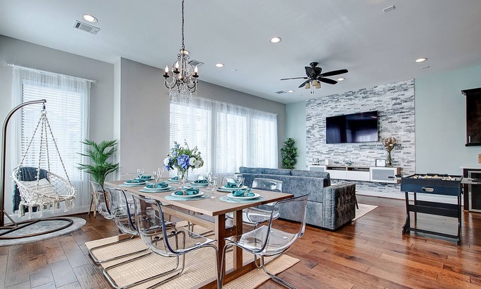 Northside House | Luxury Home Away From Home ~ Perfect For Getaway ~ Ideal For Long Stays