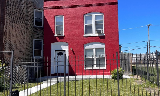 East Garfield Park House | Luxury Home Away From Your Home