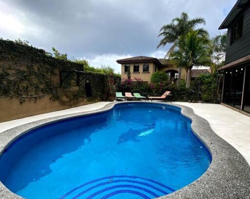 Escazu Villa | Luxury Home con vista, en las montañas de Escazu