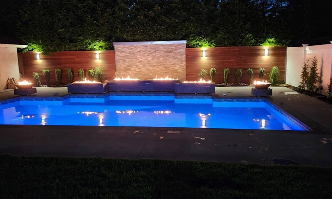 Glen Cove House | Luxury Home with Resort Style Pool