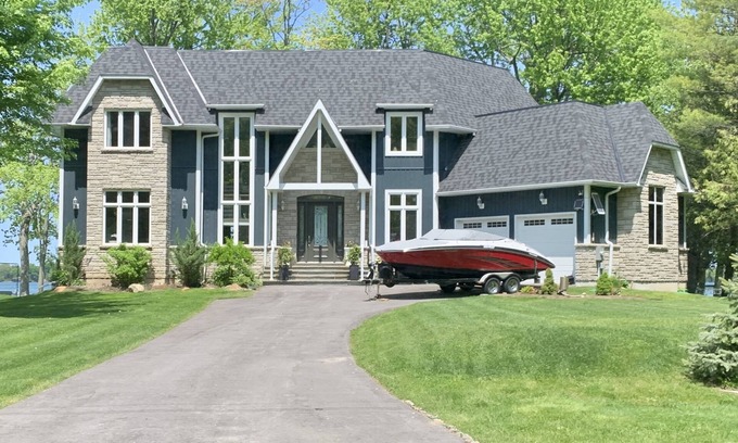 Ramara Villa | LUXURY LAKEHOUSE
