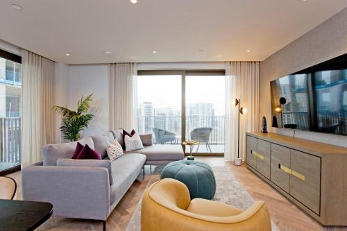 Paddington Apartment | Luxury Living with City Views with Pool and Gym AC