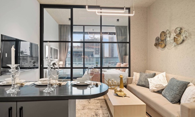 Al Quoz Apartment | Luxury london style studio