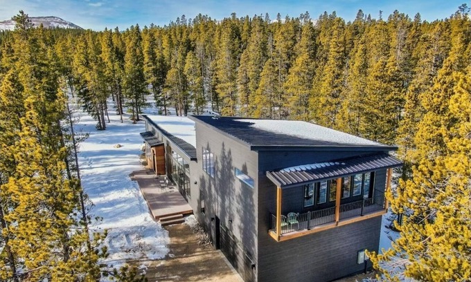 Valley of the Sun House | Luxury Modern Mountain Living in Fairplay 30 min from Breckenridge
