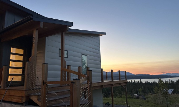 Rexford Villa | Luxury modern villa near Marina on Lake Koocanusa