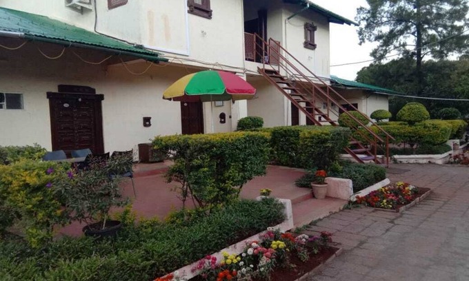 Mahabaleshwar House | Luxury Mountain View rooms with balcony
