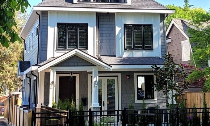 Kitsilano House | Luxury, New, Elegant 3BR House in Vancouver Kitsilano Seaside Community