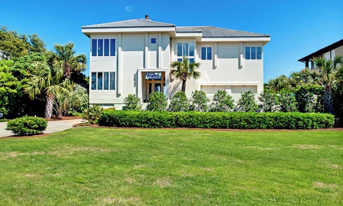 Shell Island House | Luxury Ocean Estate Casa Blanca with Direct Oceanfront Access & HEATED Pool