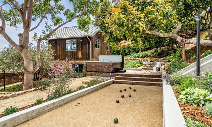 Summerland Apartment | Luxury Ocean View Summerland Loft