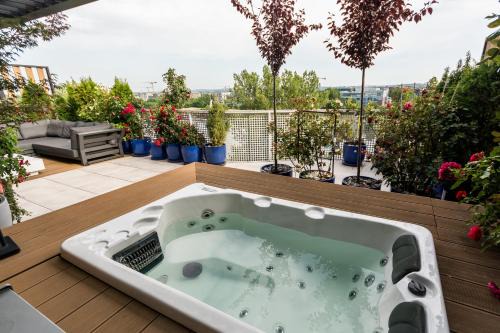 Grzegorzki Apartment | Luxury penthouse with jacuzzi