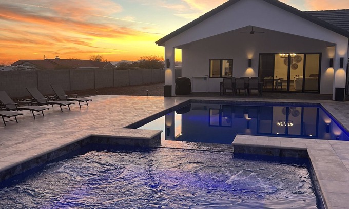 Desert View House | Luxury Phoenix Getaway - Spa, Pool + Near Hiking