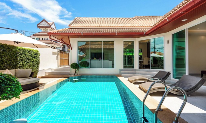 Nong Prue Villa | Luxury Pool Villa A14 3BR/8 Persons