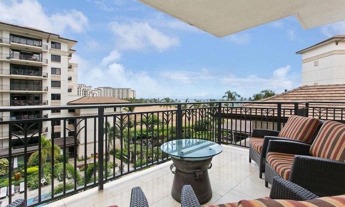 Ko Olina House | Luxury Poolside Oceanview OT512 Ko Olina Beach Villa 2BR 2BA &Free Parking Private Lanai Steps to Lagoon & Disney Aulani