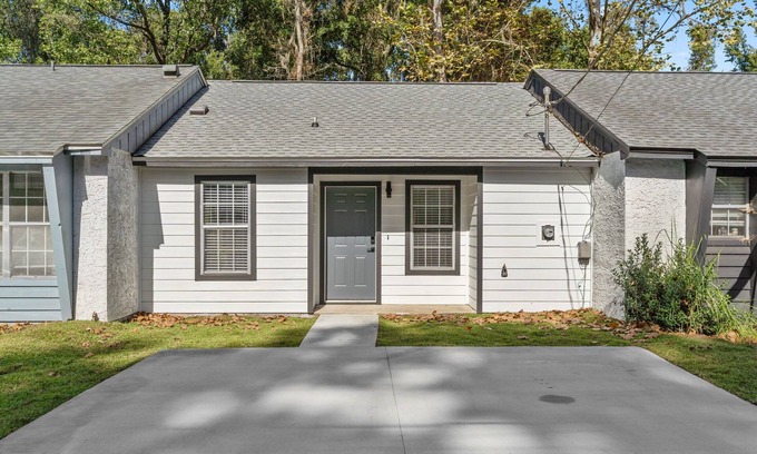 Tallahassee House | LUXURY RENOVATED TOWNHOUSE CLOSE I-10
