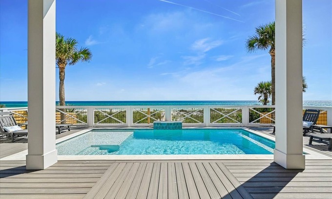 Bahama Beach House | Luxury Retreat w/Stunning Views—Perfect for Large Groups & Memorable Getaways