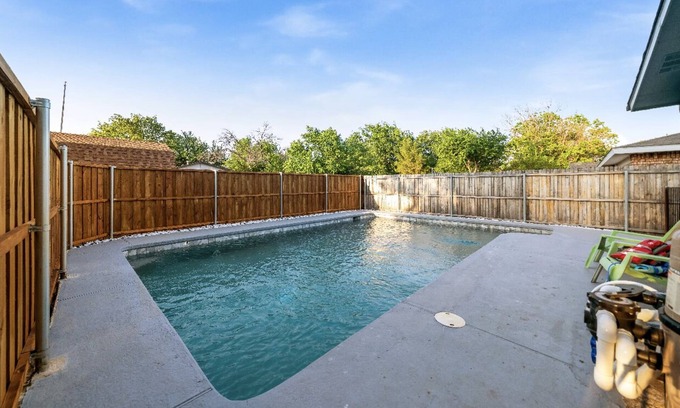 The Colony House | Luxury Retreat/pool near The Star& Grandscapes