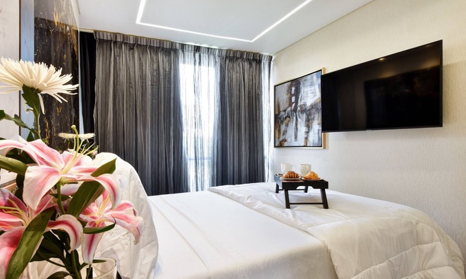 Lalinde Hotel | Luxury Room with window
