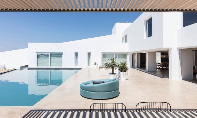 Oia Villa | Luxury Santorini Villa | Villa Echo | 6 Bedrooms | Two Private Pools & Amazing.