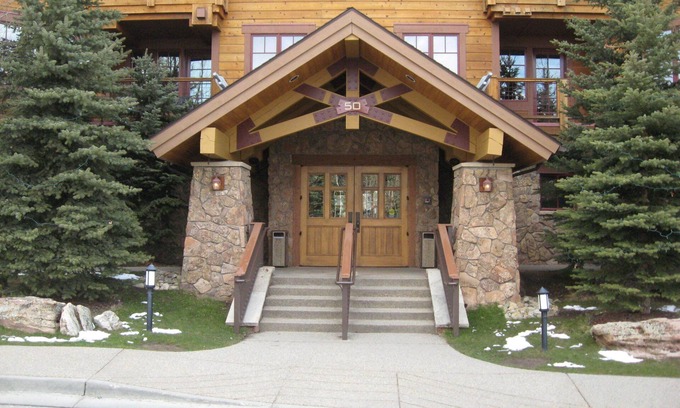 Breckenridge House | Luxury Ski In, Gondola Out Mountain Thunder retreat. Perfect location in Breck