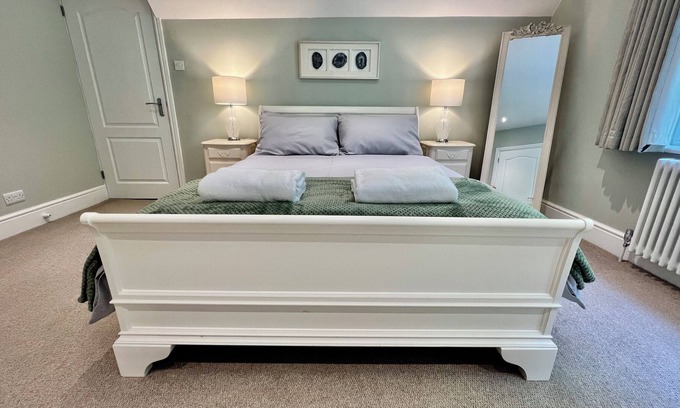 Mapperley Apartment | Luxury Spacious Apartment Sherwood Sleeps 8