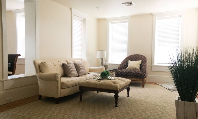 Brownstown Apartment | Luxury Suite in Brownstown