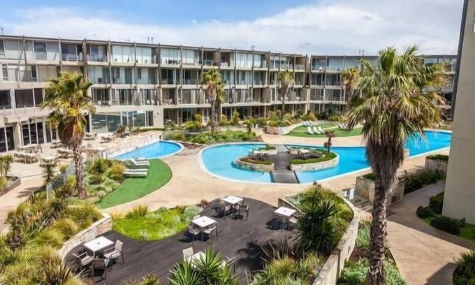 Torquay Resort | LUXURY TORQUAY RESORT "APARTMENT" - Beachside - Perfect Location