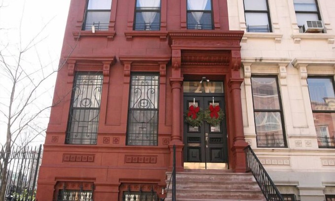 East Harlem House | Luxury townhouse.