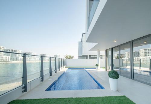Dubai Villa | Luxury Villa direct beach access with private pool