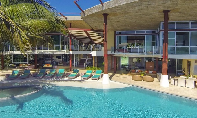 Manuel Antonio Villa | Luxury Villa, In House Spa & Gym, Hotel-size Pool, Event Tent, Chef Included
