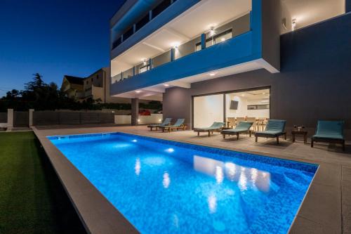 Kastel Sucurac Villa | Luxury Villa La nonna Ana - heated pool, sea view, near Split