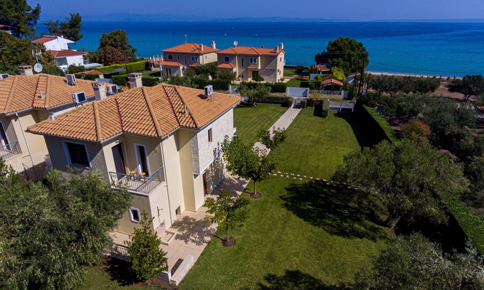 Kriopigi Villa | Luxury Villa next to the beach