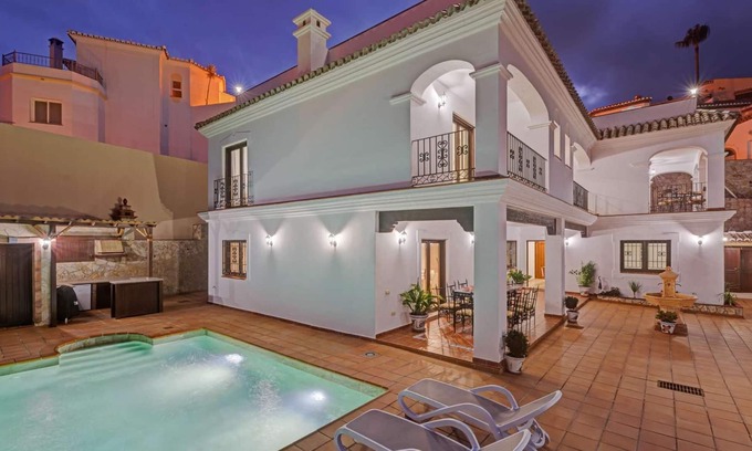 Punta Lara Villa | Luxury villa, pool table, hot tub, close amenities