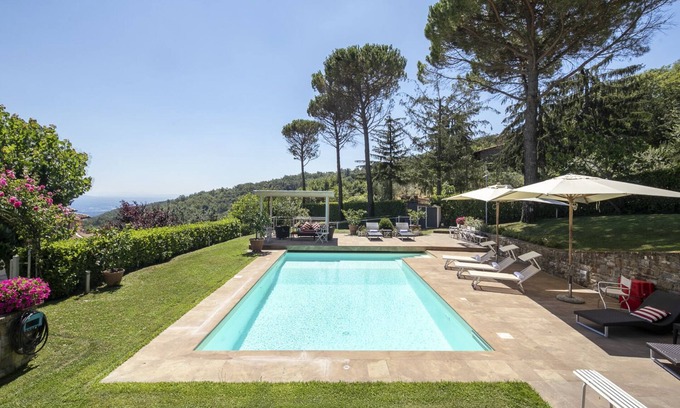 Rignano sull'Arno Villa | Luxury Villa with large pool close to Florence