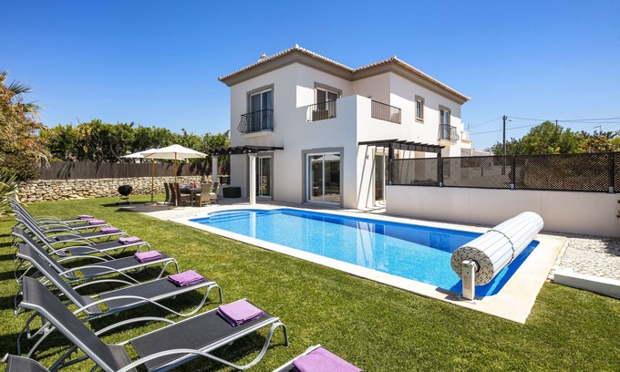 Boliqueime Villa | Luxury Villa with Private Pool, Games Room and Gym. 15 mins drive to the Beach!