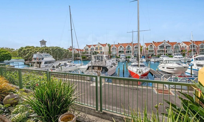 Gulf Harbour Apartment | Luxury Waterfront Escape - Stunning Marina Views