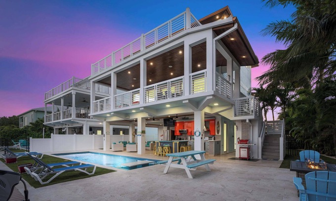 Marathon House | Luxury Waterfront Oasis w Heated Pool and 50' Dock