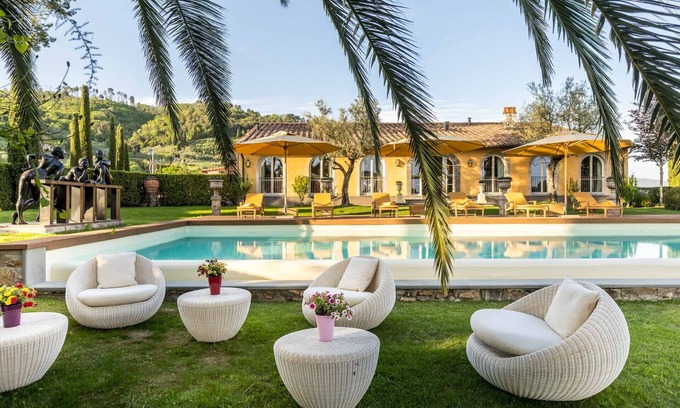 Lucca Villa | Luxury Wine Estate Villa Framed Among Lucca' Hills