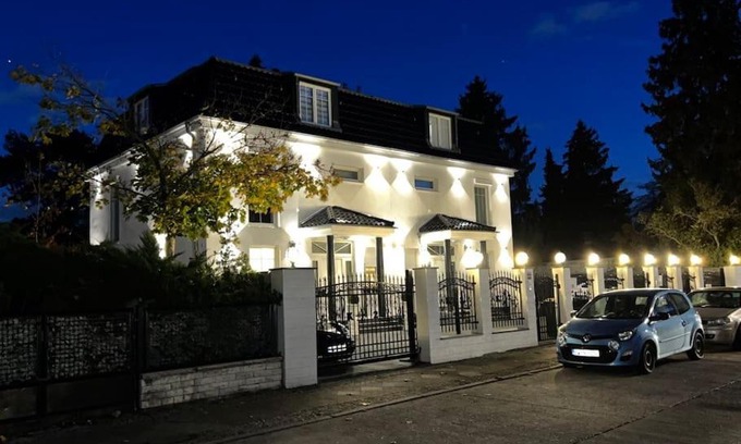 Neukoelln Apartment | Luxus-Doppelhaushälfte im ruhigen Blumenviertel