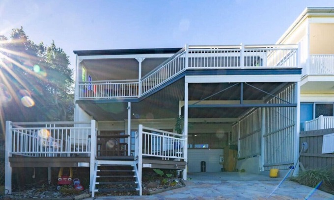 West End House | Luxxe West End 5B3B + Parking+HomePod Music System
