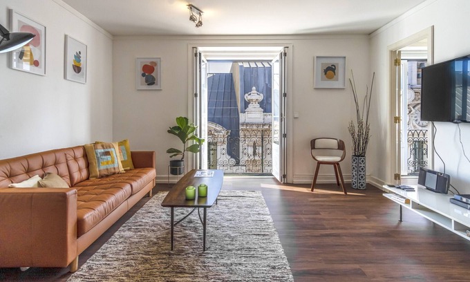 Sacramento Apartment | LV Premier Chiado CH1- Balcony, Central, Elevator