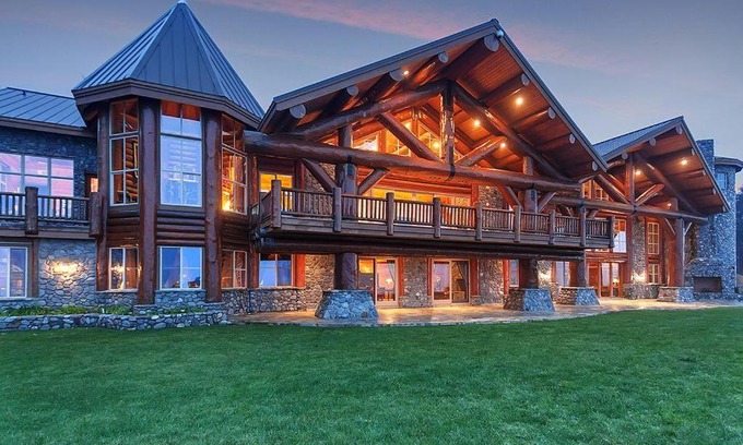 Port Orford Villa | LX28: Gold Beach Oceanfront Estate
