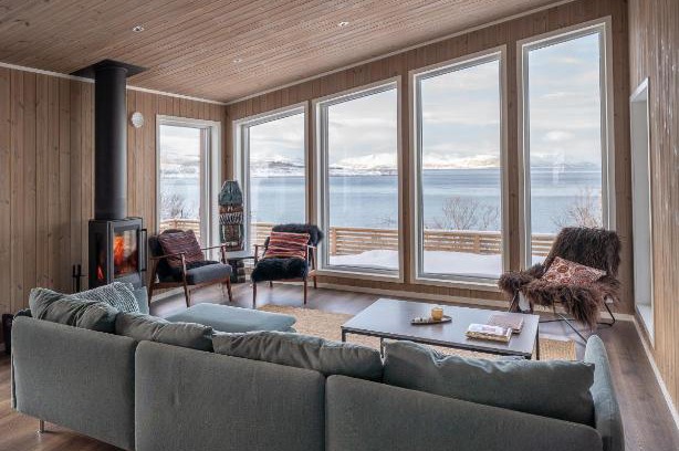 Lyngen House | Lyngen Alps Panorama