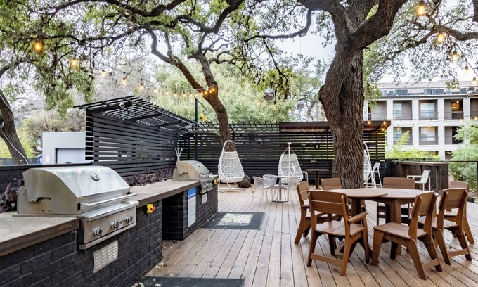 Travis Heights Apartment | Lynn's Lodging