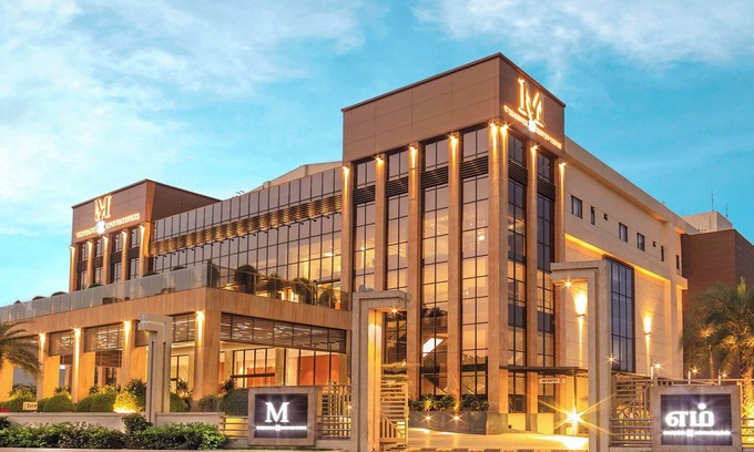 Maduravoyal Hotel | M Stays