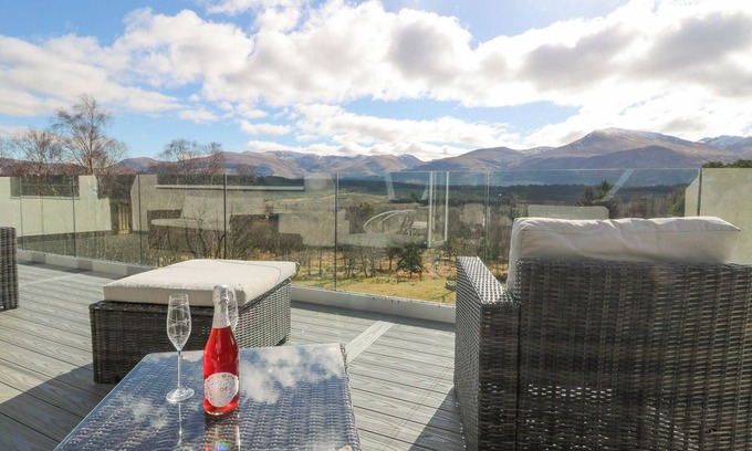Spean Bridge Cottage | MACGREGOR RANCH, family friendly, with hot tub in Spean Bridge