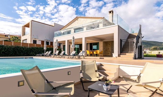 Porto Koukla Villa | MaDiZé Beach House on the Sea