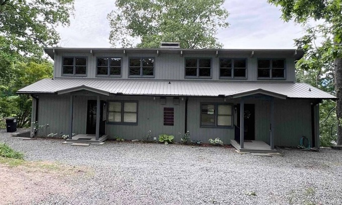 Lake Junaluska House | Mae`s Haven: 6 BR 4 BA Lakefront Home at Lake Junaluska|Pet-Friendly