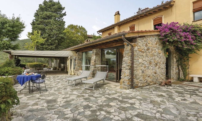 Cascine-La Croce House | Maestraccio by Interhome