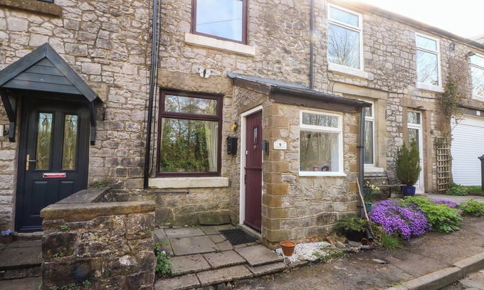 Buxton Cottage | MAGDALA, pet friendly, character holiday cottage in Buxton